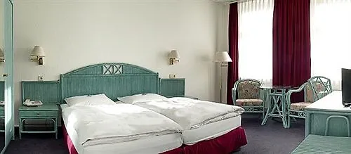 Hotel Amadeo 3*