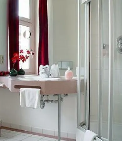 Amadeo Отель 3*