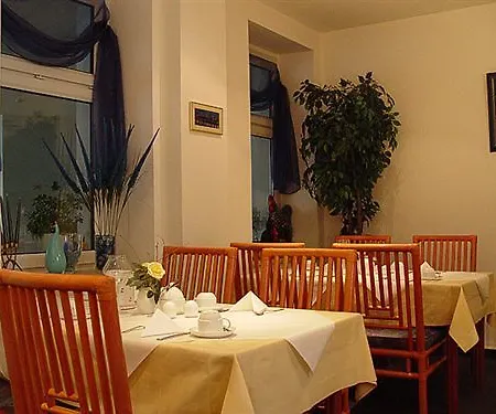 Hotel Amadeo 3*